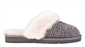 UGG Cozy Knit grau Hausschuhe.